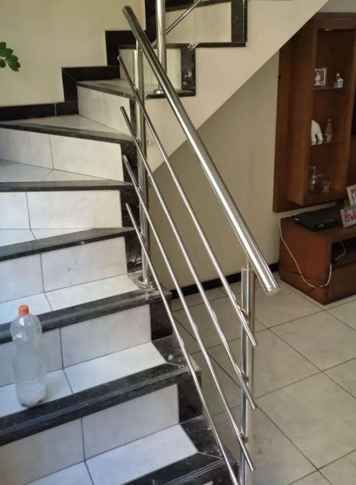 Corrimão de escada 2 — obra da Arte Inox Design